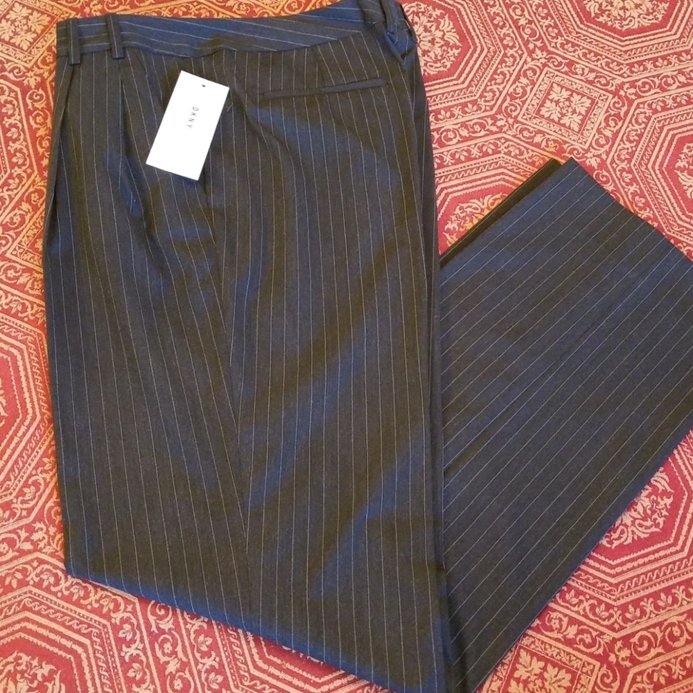 🆕️Dkny classic grey pinstripe trousers